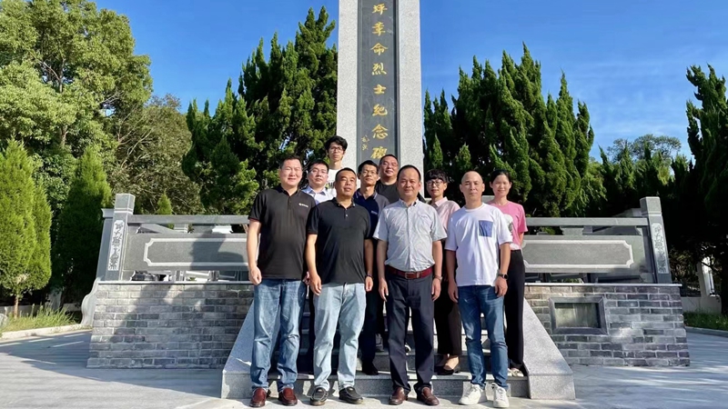 1663211495727395.jpg 南坪歷史紀(jì)念館合影_副本.jpg