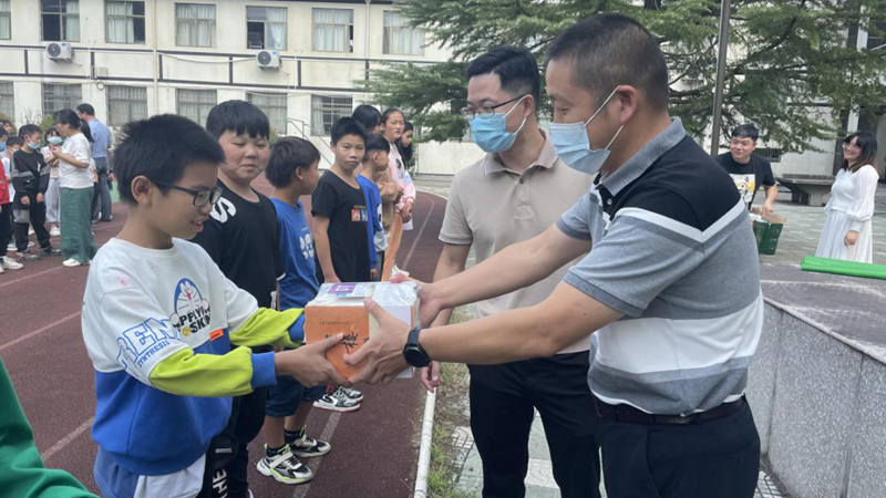 1670481921709367.png 浙農實業黨支部赴浦江禮張浙農陽光希望小學_副本.png