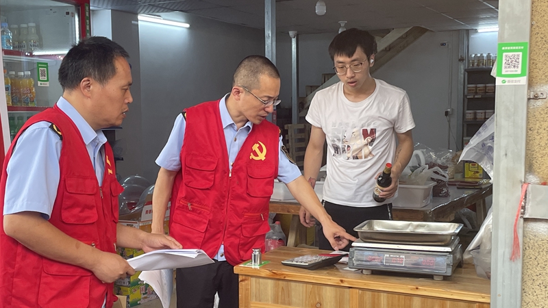 浦江農(nóng)批市場開展&ldquo;亮出黨員身份，引領(lǐng)誠信經(jīng)營&rdquo;主題黨日活動(dòng)