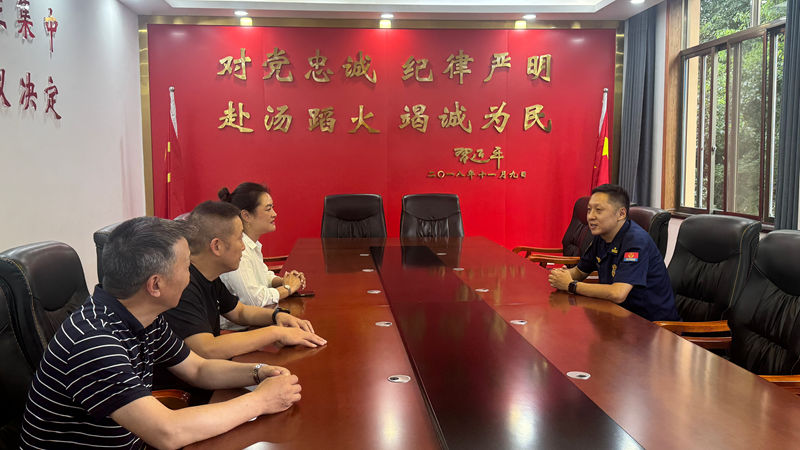 浦江農(nóng)批市場(chǎng)開(kāi)展&ldquo;八一&rdquo;擁軍慰問(wèn)活動(dòng)